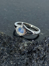 Load image into Gallery viewer, Compass Moonstone ring