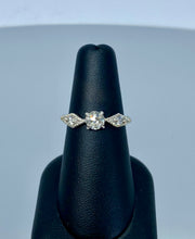 Load image into Gallery viewer, Moissanite ring
