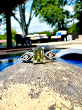 Load image into Gallery viewer, ludwigite Peridot Ring (elongated cushion)
