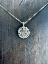 Load image into Gallery viewer, Cracked- Salt &amp; Pepper
