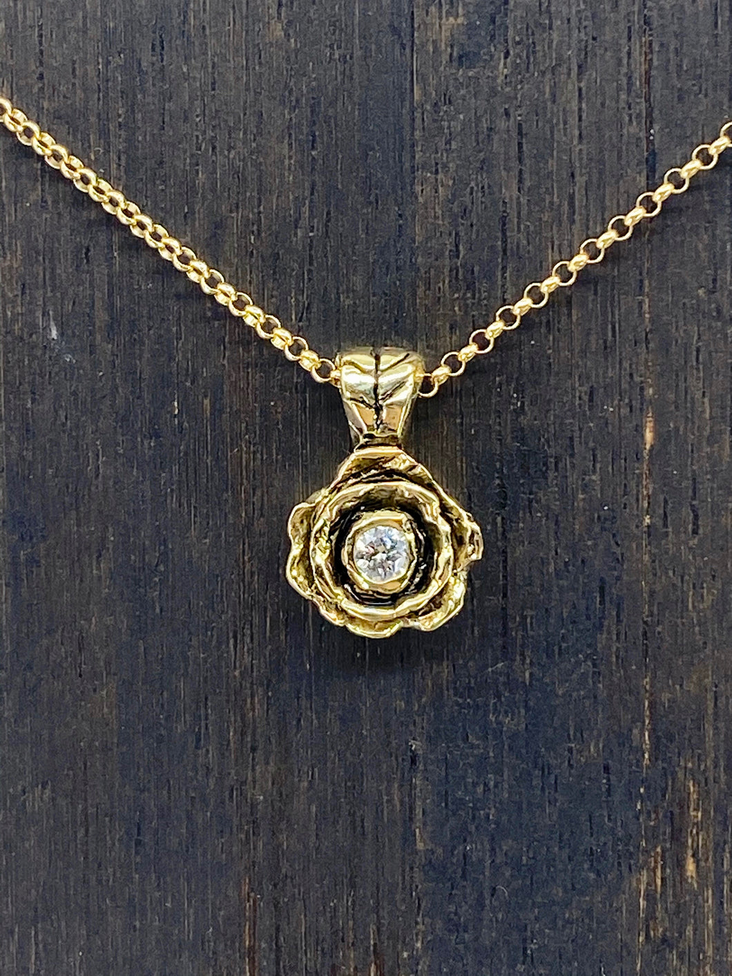 Gold Rose With White Diamond