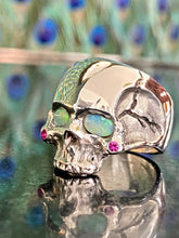 Load image into Gallery viewer, Ghost Eyes Skull Ring
