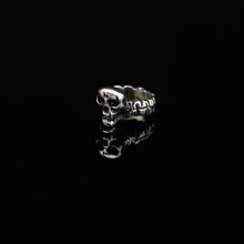 Load image into Gallery viewer, Small Skull Ring
