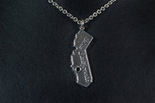 Load image into Gallery viewer, She&#39;s so California Necklace
